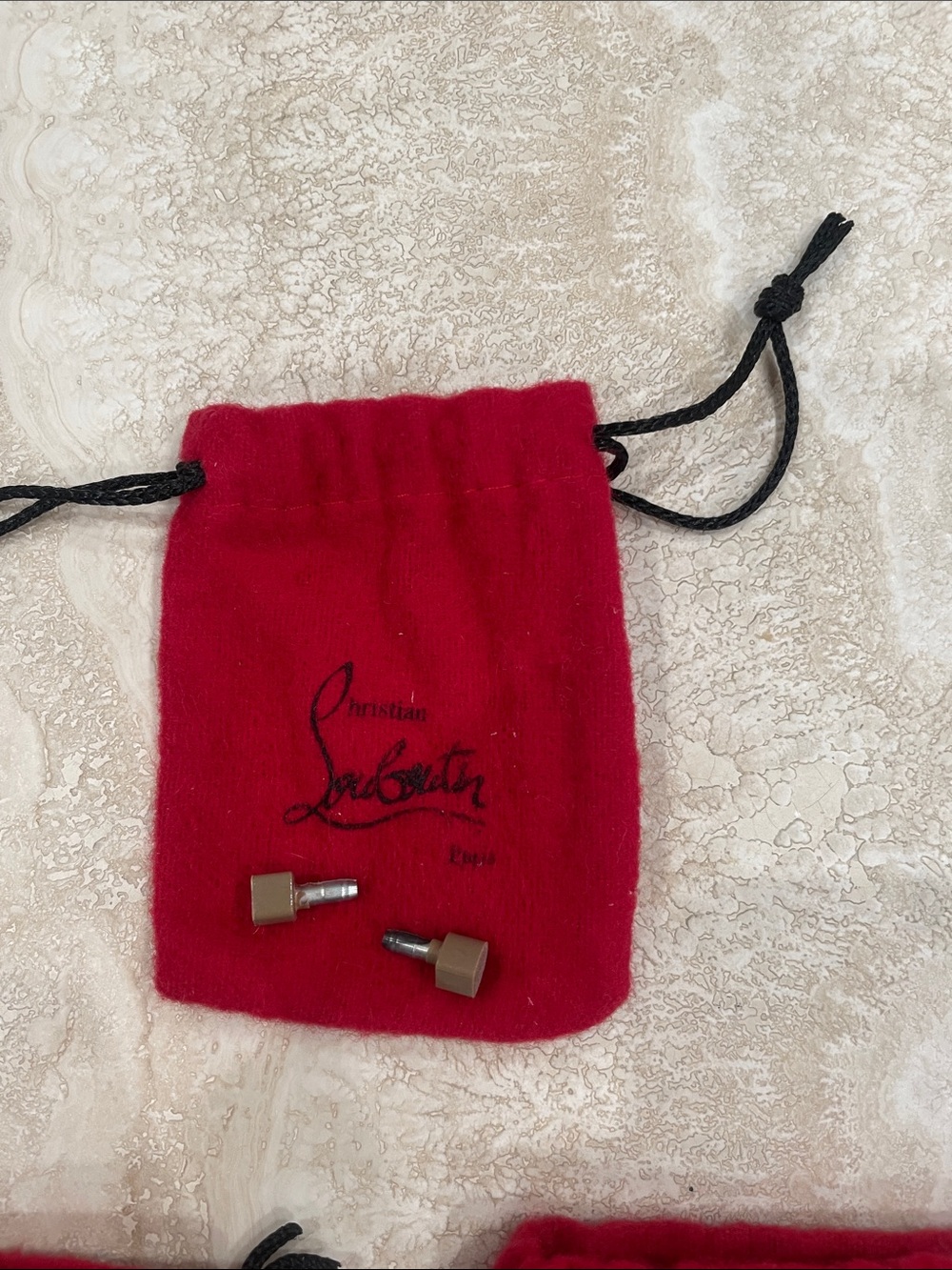 Christian Louboutin, red drawstring, dust bags. With heel replacement tips. - Picture 2 of 4